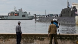 CUBA-CANADA/NAVY SHIP
People watch Canadian navy patrol boat HMCS Margaret Brooke Havana's bay, Cuba, June 14, 2024. REUTERS/Stringer