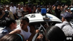 Integrante de las Damas de Blanco es arrestada por la Policía. Archivo.