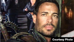 En la que podría ser su oportunidad dorada en Hollywood, William Levy mata zombis en Resident Evil; The Final Chapter.