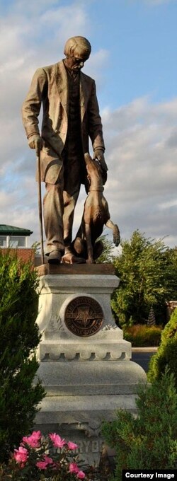 Monumento a Henry Bergh.