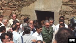 En 1992 Fidel Castro visita la casa de su padre, Angel Castro, en la aldea lucense de Armea de Arriba, perteneciente al municipio de Láncara.