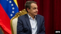 El expresidente del Gobierno español José Luis Rodriguez Zapatero durante un encuentro con el presidente de Venezuela, Nicolás Maduro, en el Palacio de Miraflores.