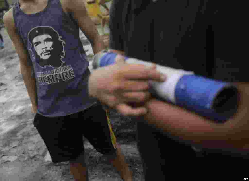 Manifestantes contra Daniel Ortega en Nicaragua, también usan camisetas con la imágen de Guevara.