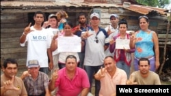 Activistas del CID en Velasco, Holguín. 