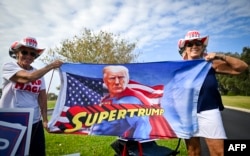 Seguidores del republicano Donald Trump, en The Villages, Florida, este 5 de noviembre. (Miguel J. Rodriguez Carrillo/AFP)