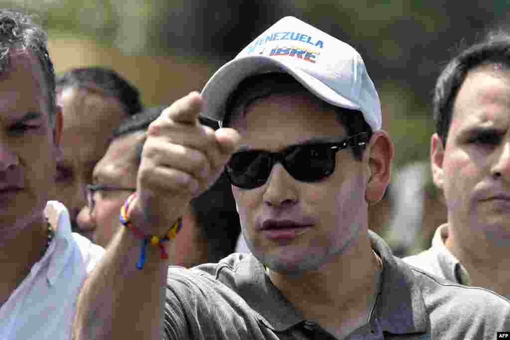 El senador Marco Rubio arriba al puente internacional Simón Bolívar, en Cúcuta, Colombia, en la frontera con Venezuela. 