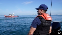 Guardia Costera en el sector de Miami, el 9 de junio de 2022. (AP Photo / Lynne Sladky).