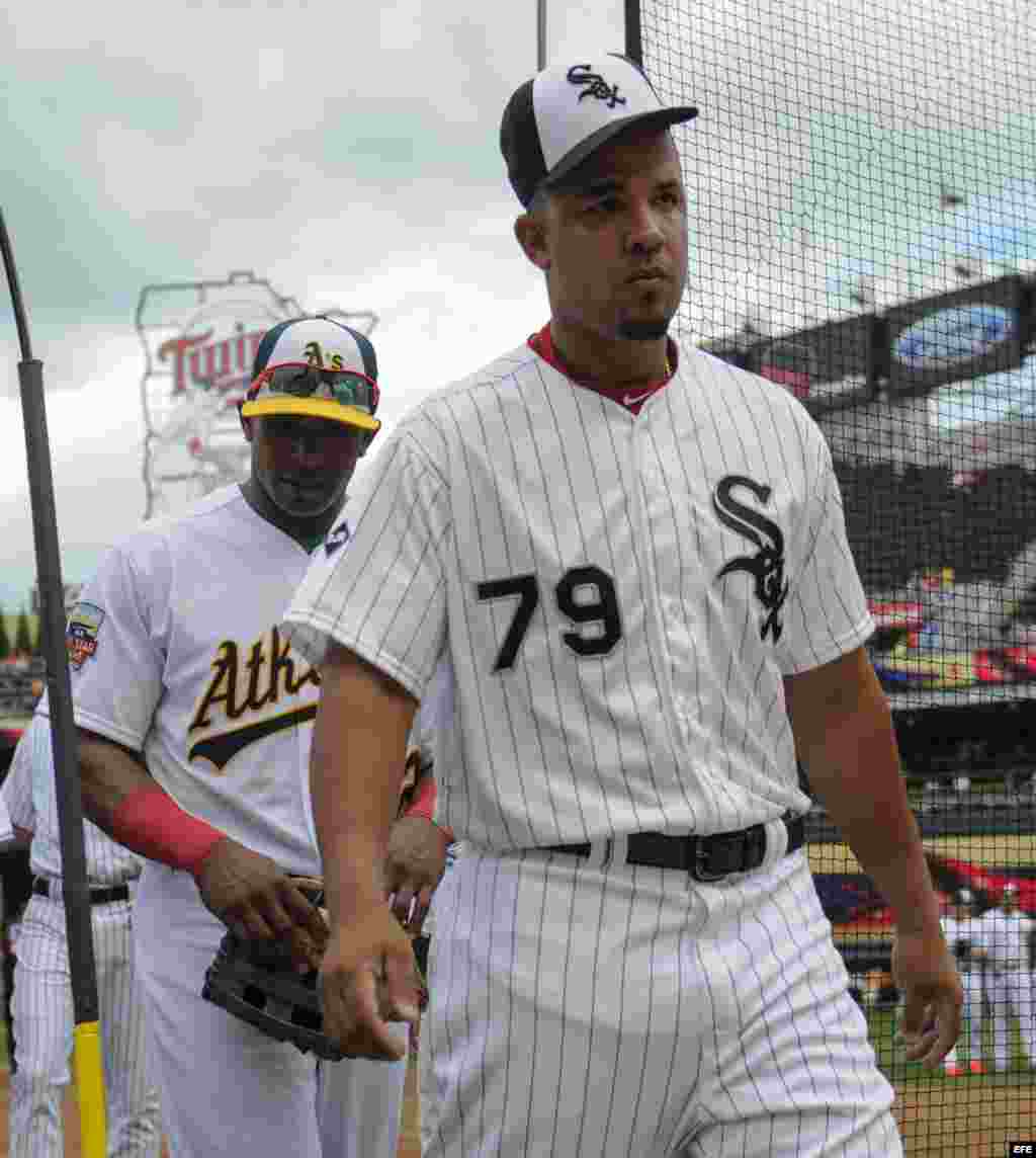 El 1ra B de los Medias Blancas de Chicago José Dariel Abreu (Cienfuegos, 1987), fue seleccionado por unanimidad el Novato del Año de la Liga Americana en 2014. Bateó para .317, con 107 carreras impulsadas, 36 jonrones, 35 dobles y 2 triples. Su porcentaje de slugging fue de .581.