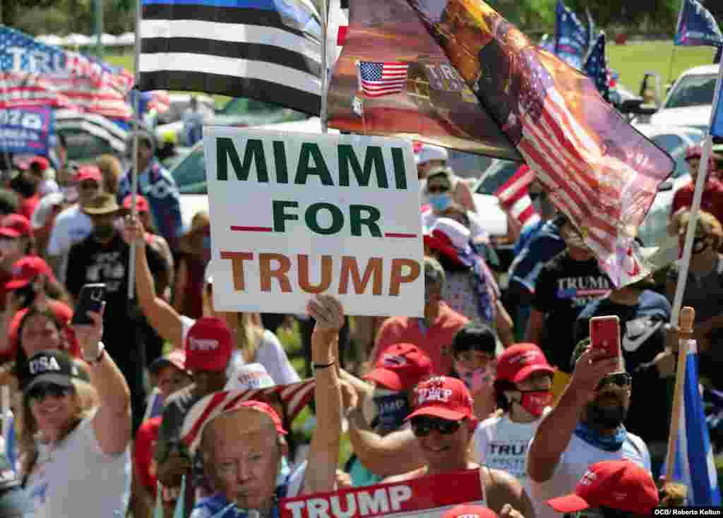 Caravana de apoyo a la reelecci&#243;n del Presidente Donald Trump en Miami.