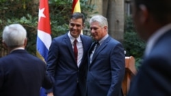 El primer ministro español Pedro Sánchez junto al gobernante cubano Miguel Díaz-Canel, en La Habana, en noviembre de 2018.(REUTERS/Alexandre Meneghini). 