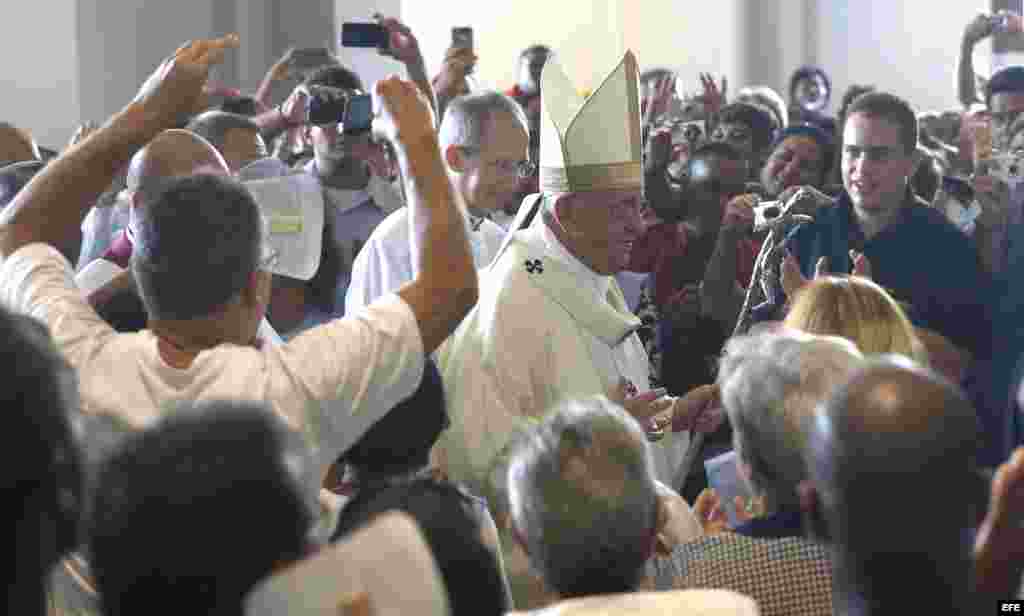 El papa Francisco celebra el martes una misa en el Santuario Nacional de la Virgen de la Caridad del Cobre, la patrona de Cuba.