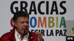 El presidente de Colombia y candidato a la reelección Juan Manuel Santos pronunció un discurso el domingo 25 de mayo de 2014, en la sede de su campaña en Bogotá.