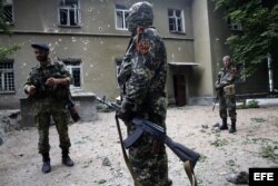 Guardias prorrusos en Slaviansk.