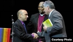 Joel Ortega, Presidente del Consejo de Iglesias de Cuba, saluda al vicepresidente MIguel Díaz Canel.