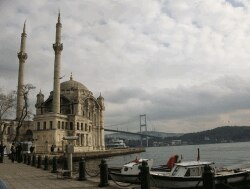 Mezquita de Ortakoy, modelo para la que se planeaba en Cuba.