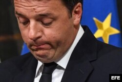 Renzi announces resignation