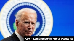 El Presidente estadounidense Joe Biden habla durante una breve aparición en La Casa Blanca, en Washington. Enero 25 de 2021. Foto de Archivo.