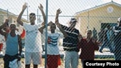 Cubanos detenidos en el Centro Carmichael, en Nassau, Bahamas (Foto cortesía de Centro por la Justicia y el Derecho Internacional).