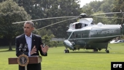 El presidente Barack Obama hace declaraciones a la prensa desde los jardines de la Casa Blanca.