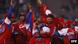 Fotografía de archivo. Jugadores del equipo de béisbol de Cuba. 