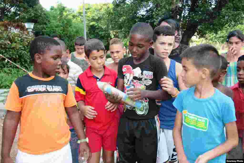 Fiesta con los niños de Alamar