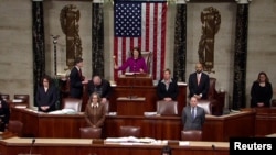 La congresista Diana Degette preside la mañana del miércoles la sesión de la Cámara que concluiría en la votación de los artículos del juicio político al Presidente Donald Trump (Foto: Reuters).